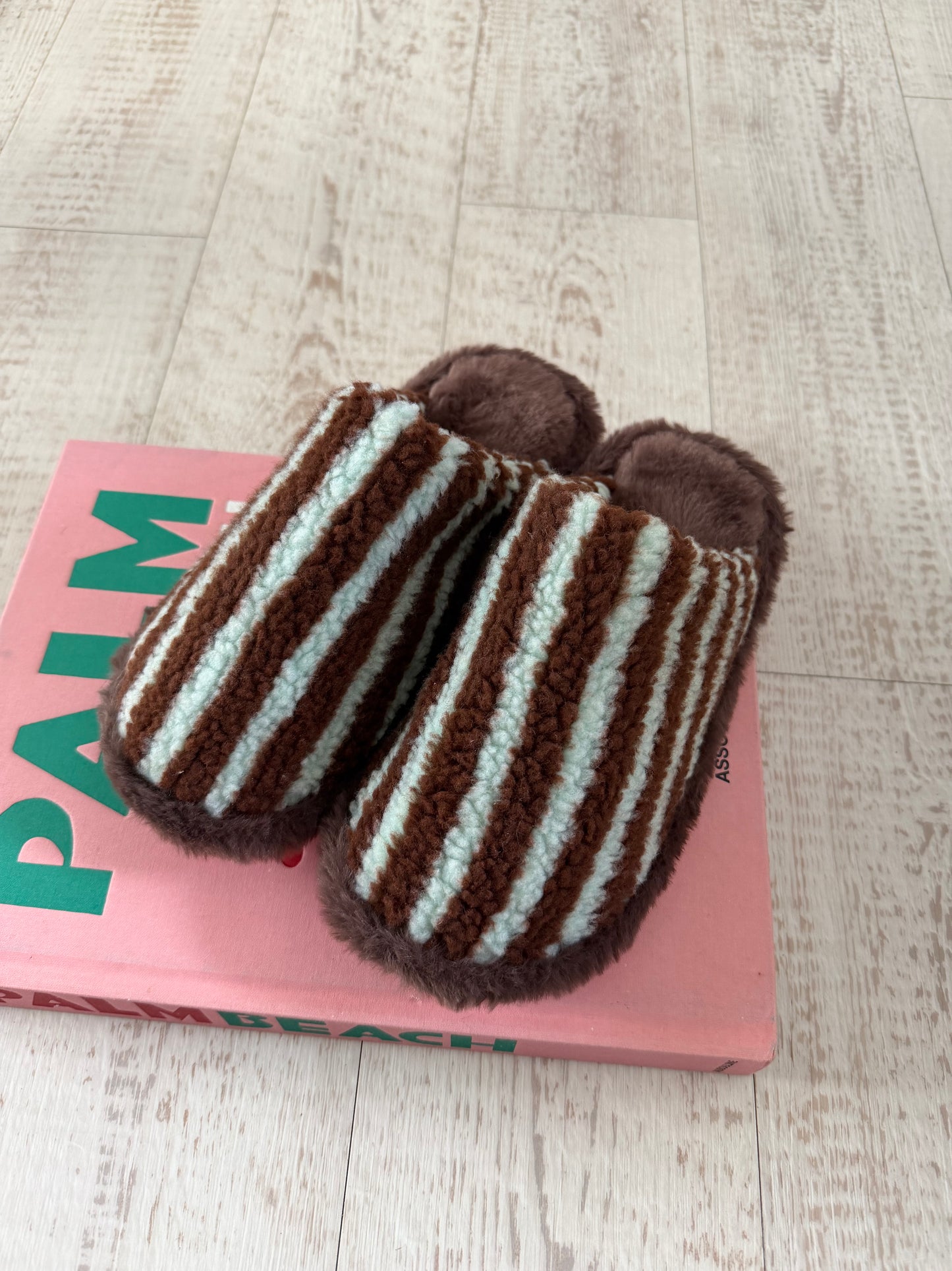 V-DAY Stripe Slippers