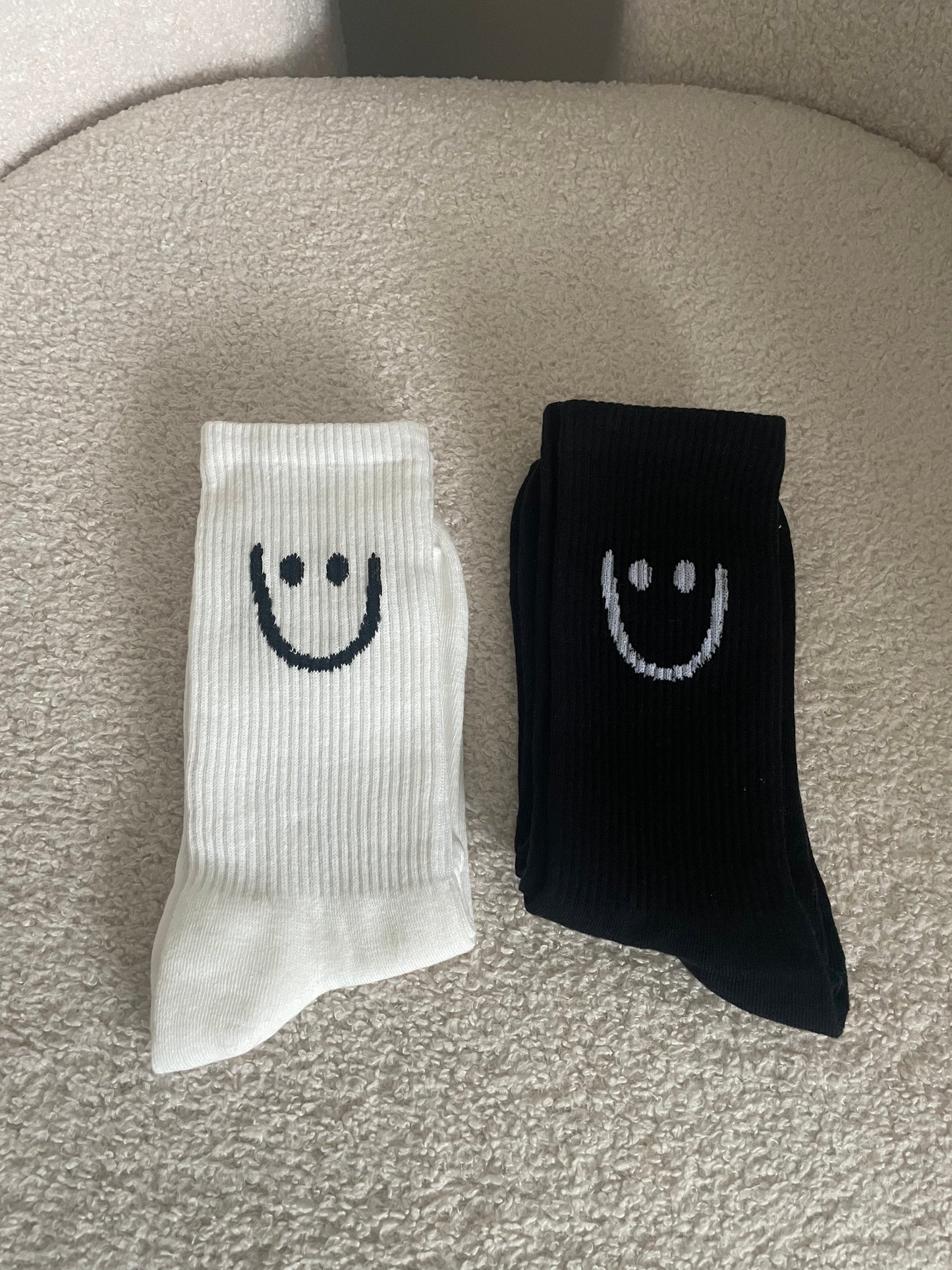 Ribbed Smiley Socks