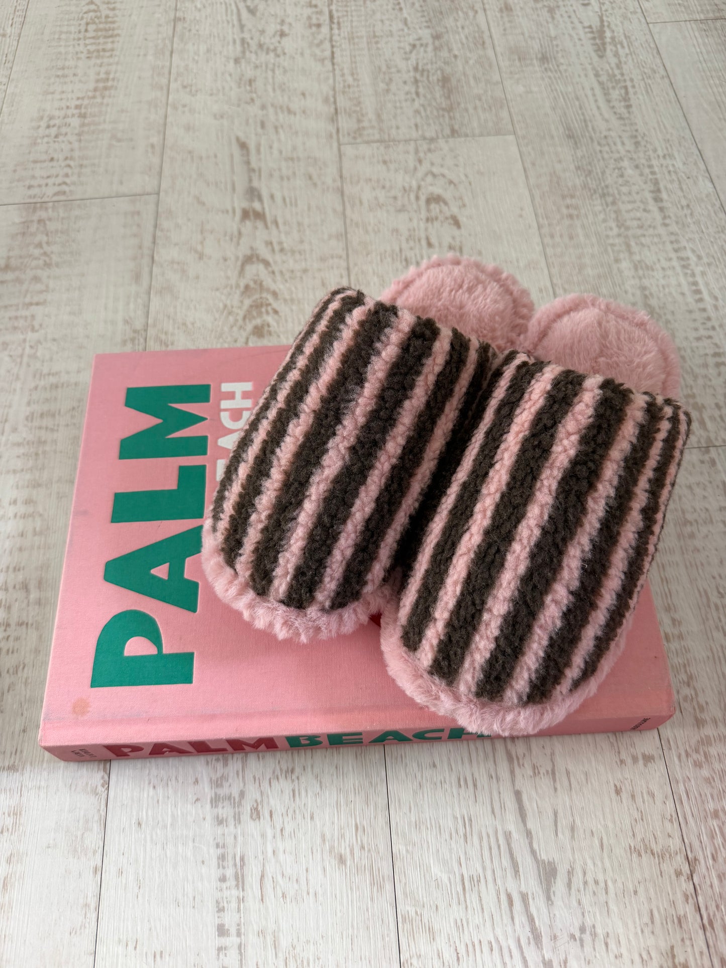 V-DAY Stripe Slippers