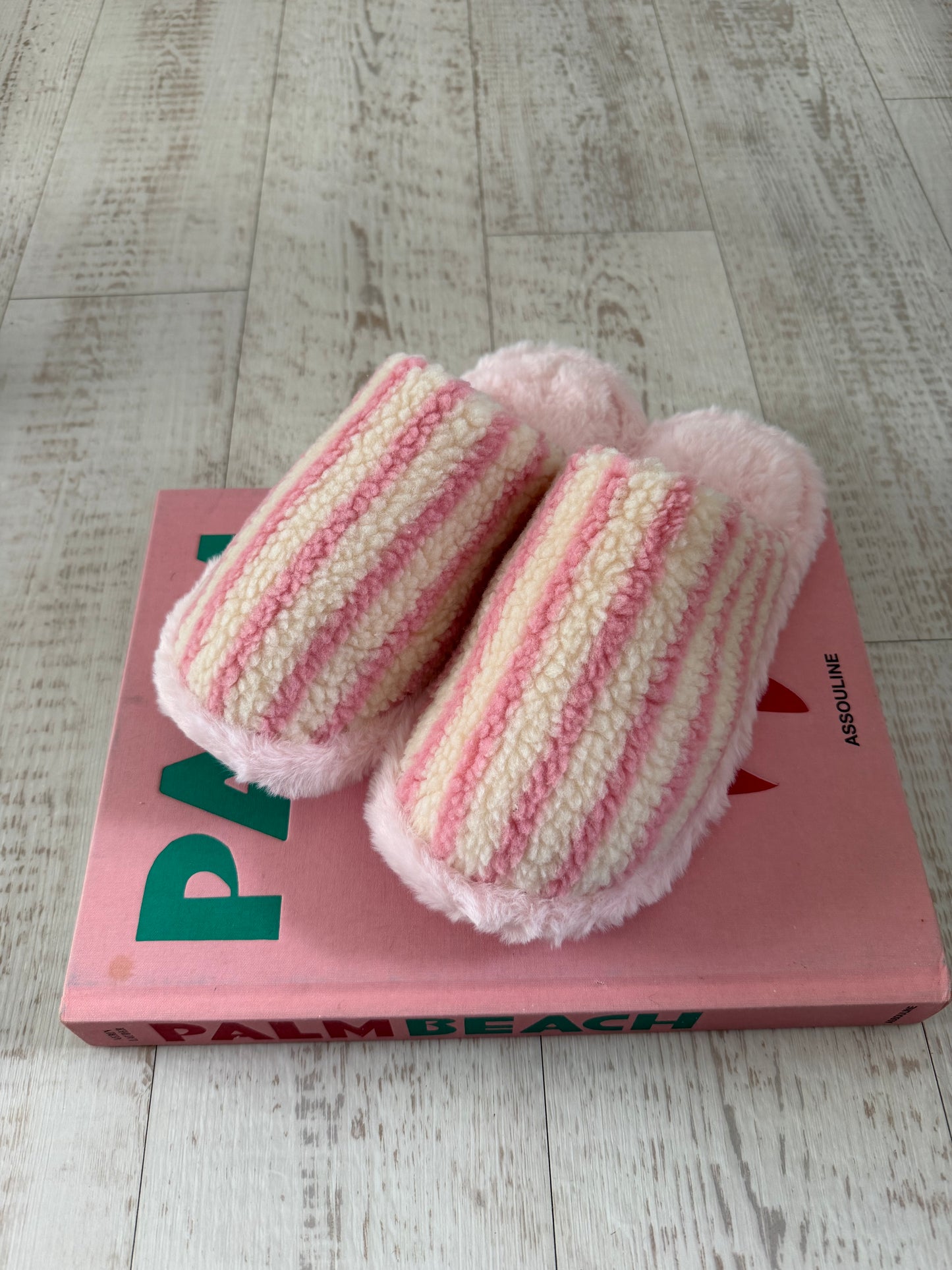 V-DAY Stripe Slippers