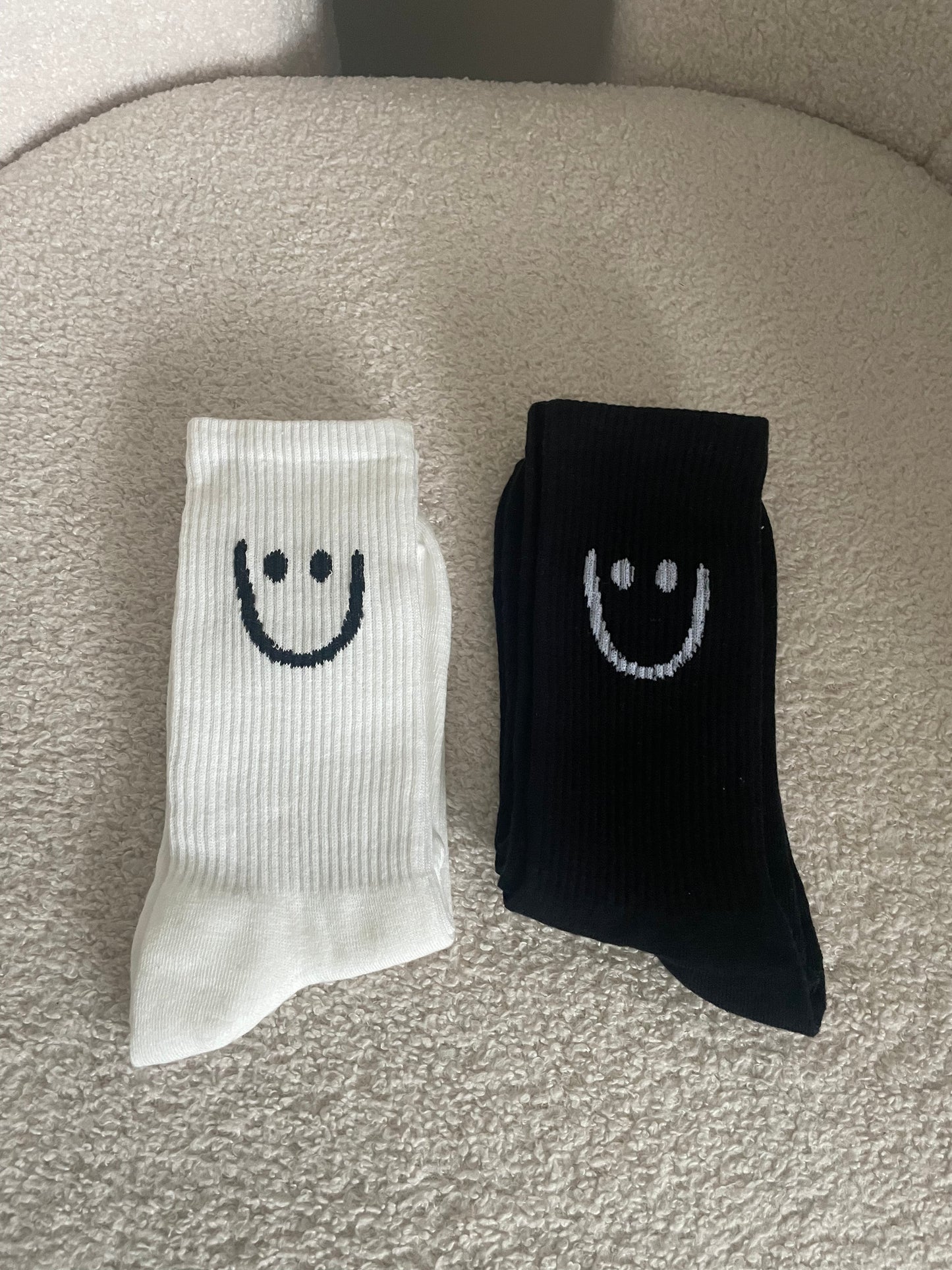 Ribbed Smiley Socks